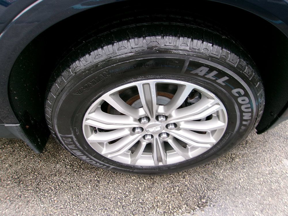 Used 2017 Cadillac XT5 Luxury AWD/4WD image 7