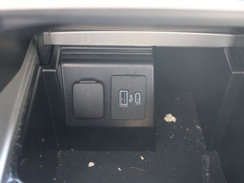 Used 2023 Ford Explorer XLT w/ Equipment Group 202A AWD/4WD image 28