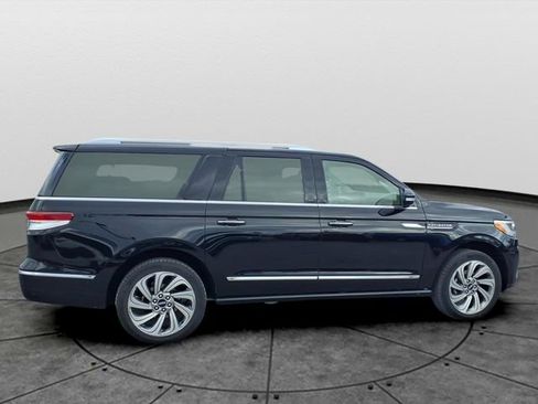 Used 2022 Lincoln Navigator L Reserve image 8