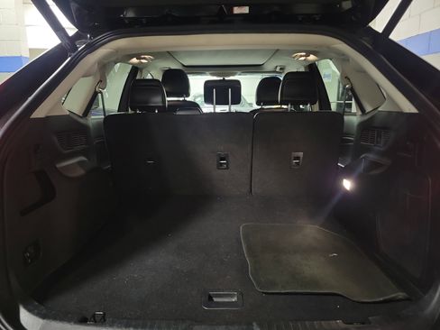 Used 2018 Ford Edge Titanium w/ Technology Package image 7