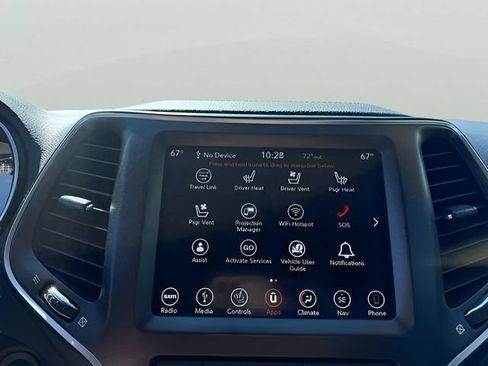 Used 2019 Jeep Cherokee Trailhawk AWD/4WD image 18