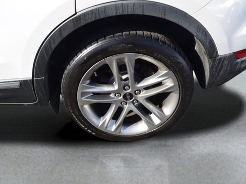 Used 2018 Lincoln MKC Reserve w/ Lincoln MKC Climate Package image 7