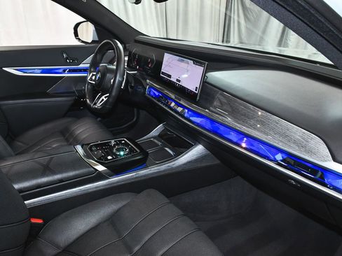 Used 2025 BMW 740i RWD image 93