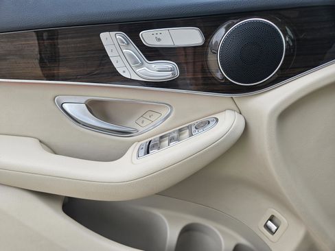 Used 2022 Mercedes-Benz GLC 300 image 15