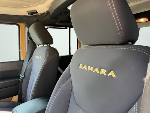 Used 2013 Jeep Wrangler Unlimited Sahara w/ Connectivity Group AWD/4WD image 32