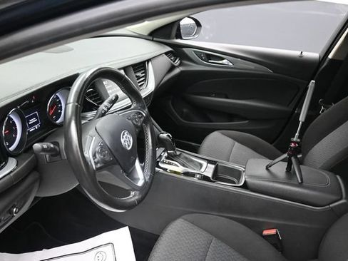Used 2018 Buick Regal Preferred FWD image 14