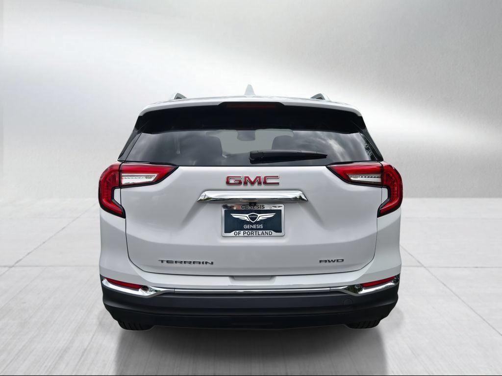Used 2024 GMC Terrain SLT AWD/4WD image 4