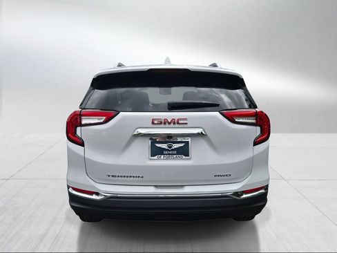 Used 2024 GMC Terrain SLT AWD/4WD image 4