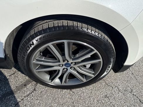 Used 2022 Ford Edge Titanium w/ Equipment Group 301A AWD/4WD image 9