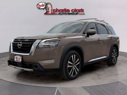 Used 2024 Nissan Pathfinder Platinum