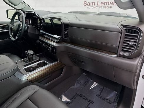 Used 2024 Chevrolet Silverado 1500 LT Trail Boss w/ Convenience Package II image 32