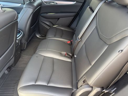 Used 2025 Cadillac XT6 Luxury image 25