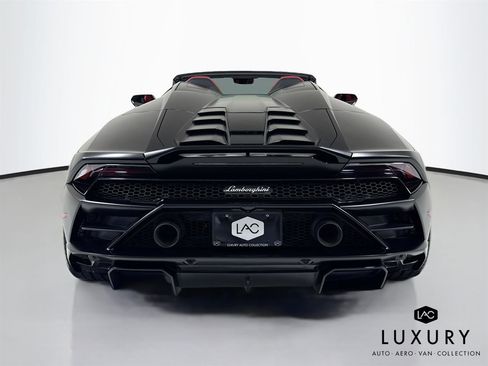 Used 2023 Lamborghini Huracan EVO image 7
