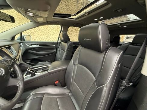 Used 2019 Buick Enclave Avenir w/ Avenir Technology Package image 21
