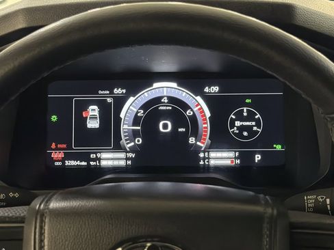 Used 2025 Toyota Tundra Limited AWD/4WD image 28