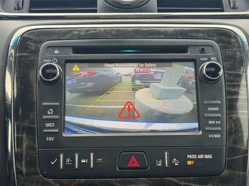 Used 2014 Buick Enclave Leather image 22