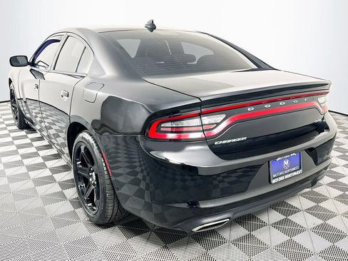 Used 2016 Dodge Charger SXT RWD image 9