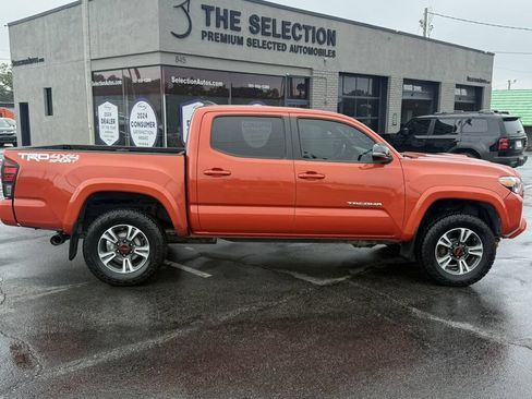 Used 2017 Toyota Tacoma TRD Sport w/ Tow Package (A/T) AWD/4WD image 20
