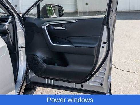 Used 2021 Toyota RAV4 XLE w/ Carpet Mat Package (TMS) AWD/4WD image 17