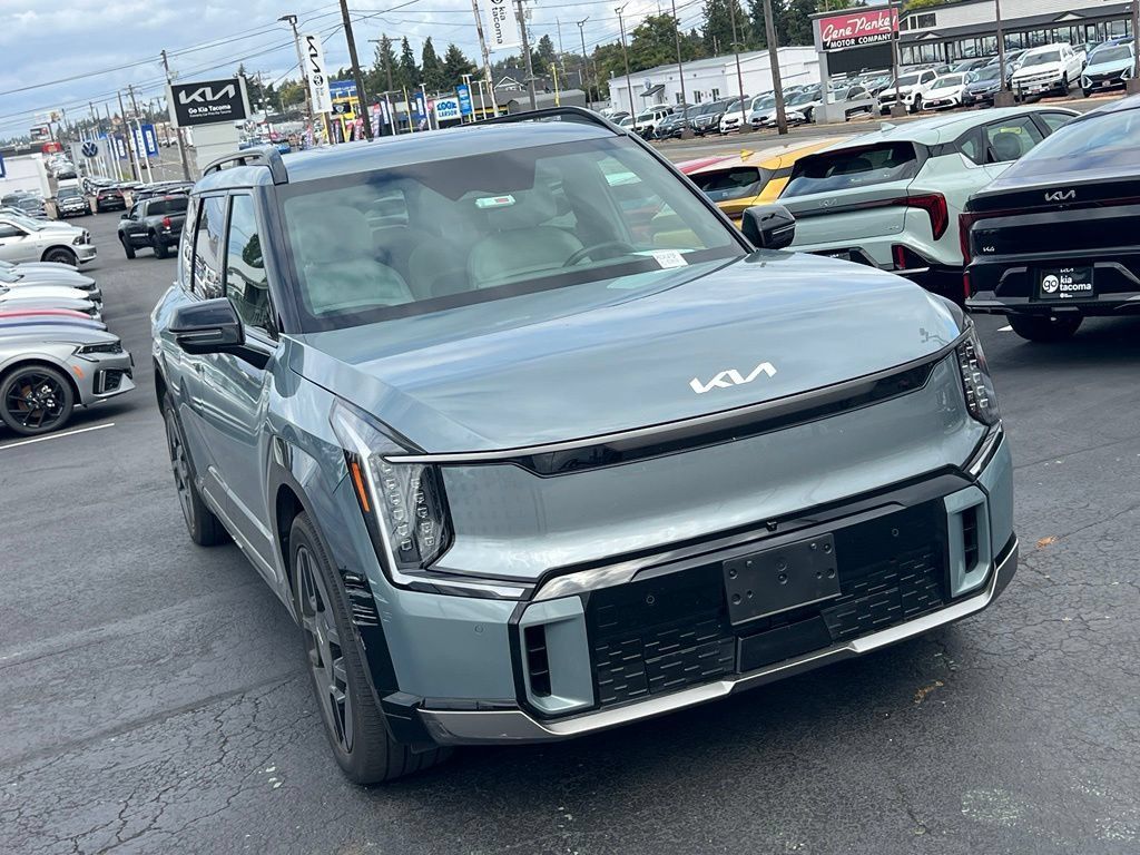 Certified 2024 Kia EV9 GT-Line AWD/4WD image 8