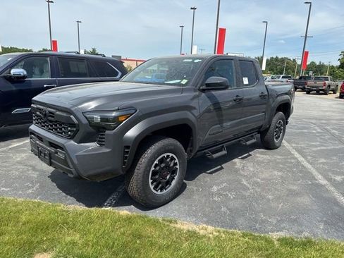 New 2026 Toyota Tacoma TRD Off-Road AWD/4WD image 7