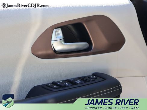 Used 2024 Chrysler Voyager LX FWD image 21