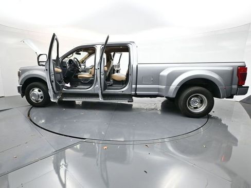 Used 2022 Ford F350 Lariat w/ Lariat Ultimate Package image 39