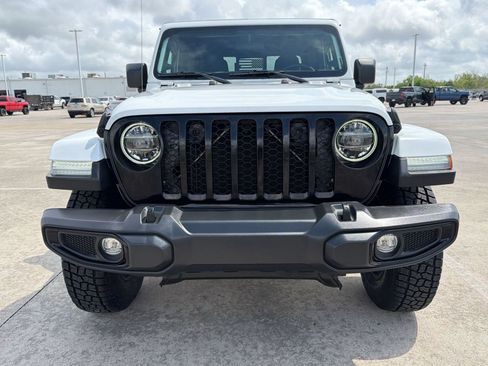 Used 2022 Jeep Gladiator Sport AWD/4WD image 5