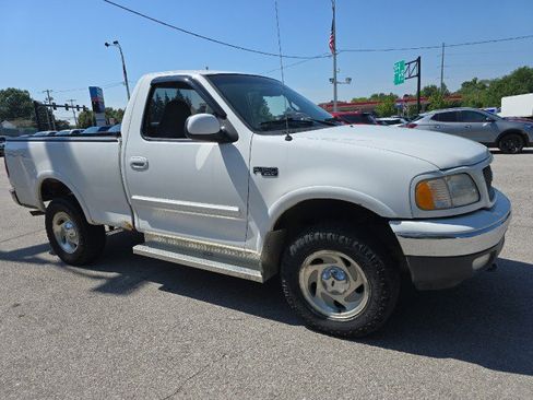 Used 2000 Ford F150 XLT AWD/4WD image 1