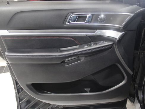 Used 2018 Ford Explorer Sport w/ Equipment Group 401A image 15