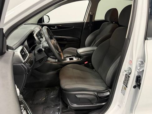 Used 2020 Kia Sorento FWD V6 image 14