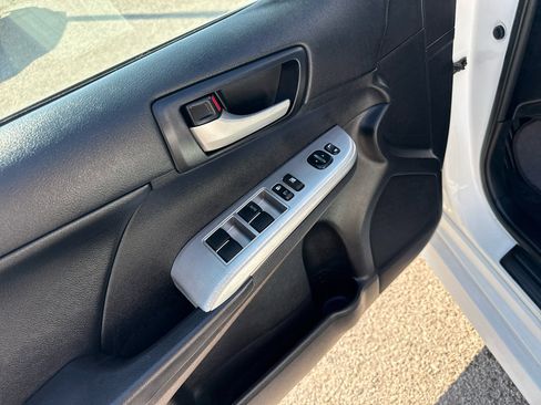 Used 2014 Toyota Camry SE image 12