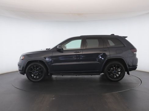 Used 2018 Jeep Grand Cherokee Altitude image 23