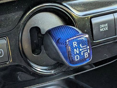 Used 2021 Toyota Prius L Eco FWD image 13