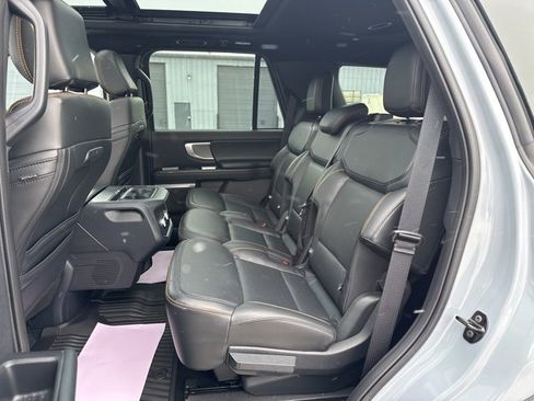 Used 2025 Ford Expedition Tremor image 12