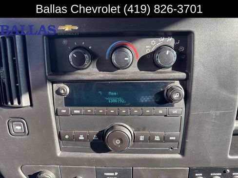 Used 2015 Chevrolet Express 2500 RWD image 11