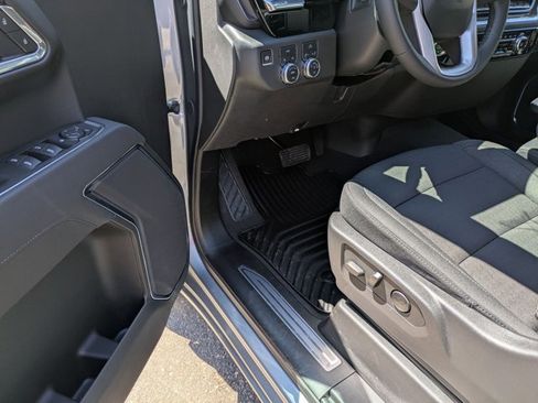 New 2025 GMC Sierra 1500 Elevation image 4