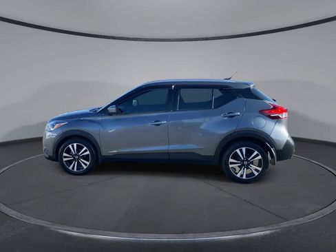 Used 2018 Nissan Kicks SV FWD image 5