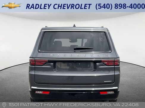 Used 2024 Jeep Wagoneer Series III AWD/4WD image 18