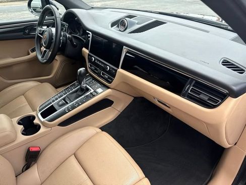 Used 2020 Porsche Macan AWD/4WD image 24