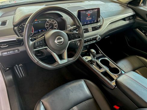 Used 2024 Nissan Altima 2.5 SR FWD image 19