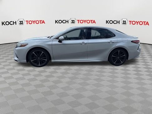 Used 2019 Toyota Camry XSE image 4