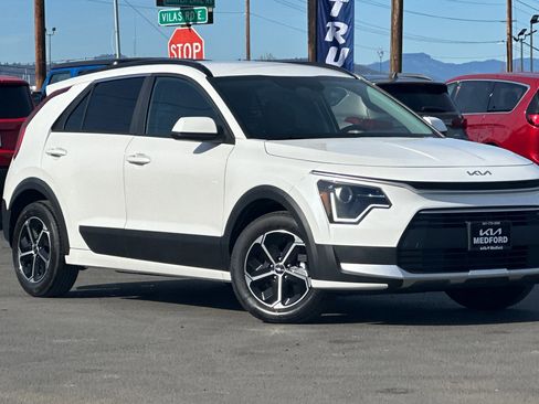 New 2026 Kia Niro LX image 2