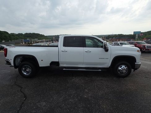 New 2026 Chevrolet Silverado 3500 LTZ w/ LTZ Convenience Package AWD/4WD image 10
