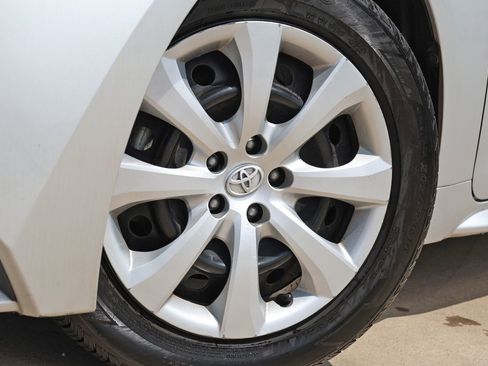 Used 2024 Toyota Corolla LE FWD image 11