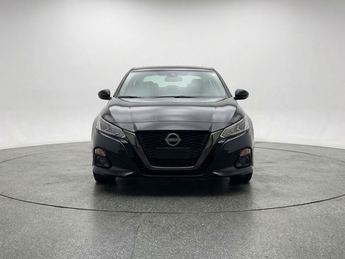 Used 2025 Nissan Altima 2.5 SV image 2