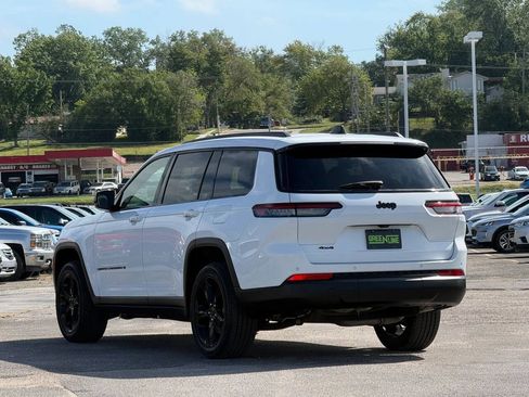 Used 2023 Jeep Grand Cherokee L Laredo AWD/4WD image 2