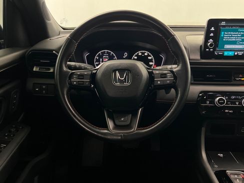 Used 2024 Honda Pilot TrailSport image 13