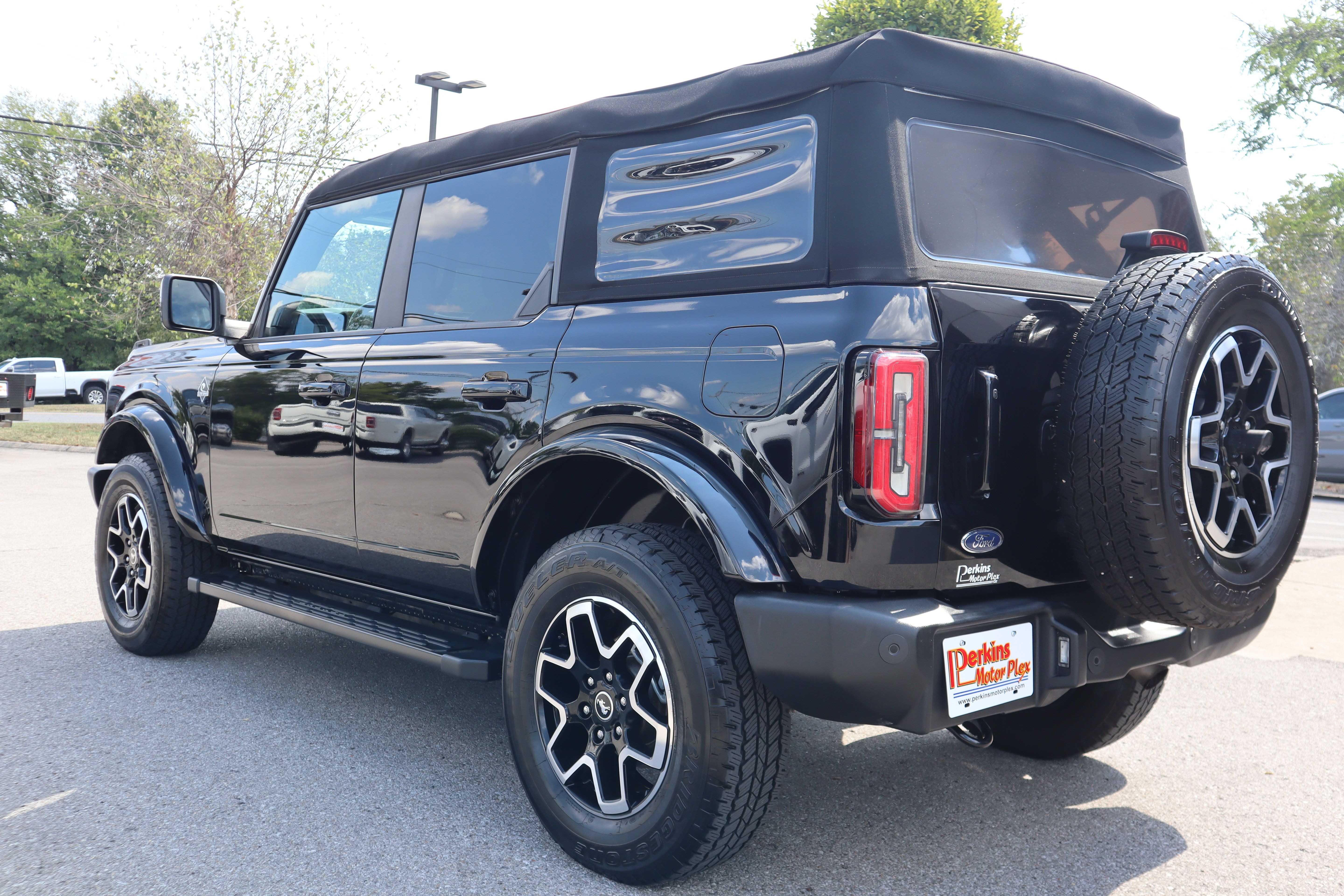Used 2023 Ford Bronco Outer Banks AWD/4WD image 9