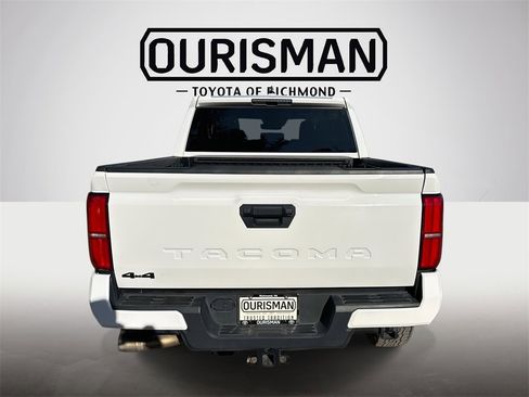Used 2024 Toyota Tacoma TRD Off-Road image 6